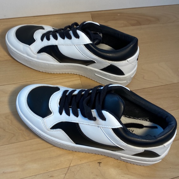 Alice and Olivia sneakers - Picture 5 of 6